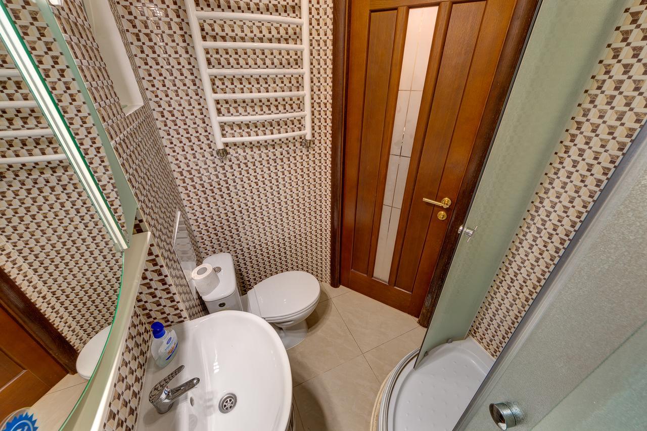 Apartamenty Na Dragomirova 10A Kiev Luaran gambar